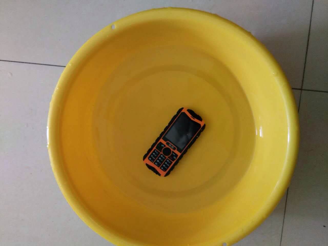 沈陽(yáng)化學(xué)品公司對(duì)四川旭信交付的X6防爆手機(jī)嚴(yán)格檢驗(yàn)后收貨 沈陽(yáng)化學(xué)品公司對(duì)四川旭信交付的X6防爆手機(jī)嚴(yán)格檢驗(yàn)后收貨