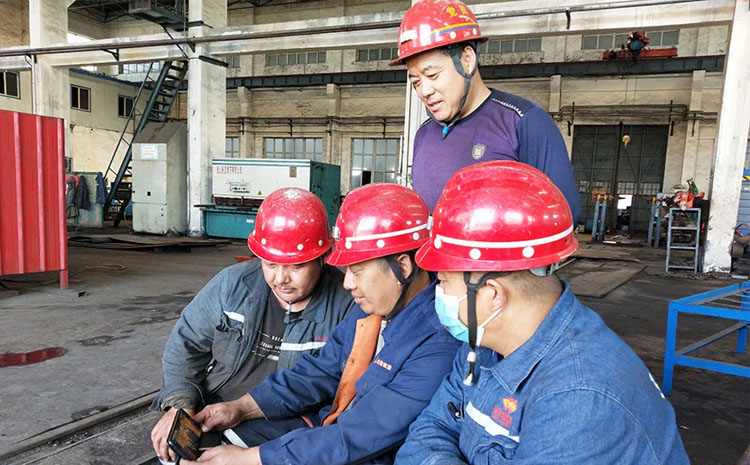 防爆手機(jī)拍照攝像.jpg 防爆手機(jī)拍照攝像.jpg